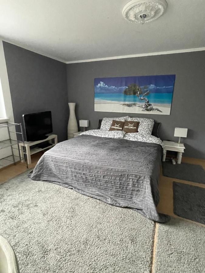 אירשנברג Appartment 53Qm Im Architektenhaus - 2 Schlafzimmer Mit Kueche Und Bad, Nur 2Min Von A8 - Ruhig Und Modern מראה חיצוני תמונה