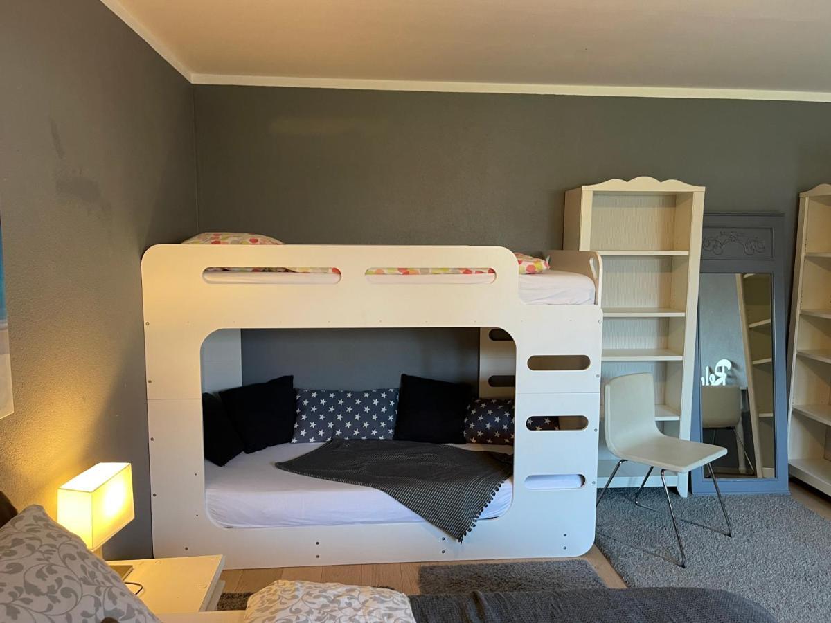 אירשנברג Appartment 53Qm Im Architektenhaus - 2 Schlafzimmer Mit Kueche Und Bad, Nur 2Min Von A8 - Ruhig Und Modern מראה חיצוני תמונה