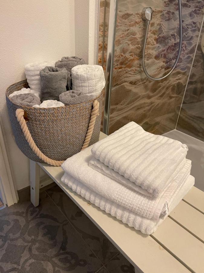 אירשנברג Appartment 53Qm Im Architektenhaus - 2 Schlafzimmer Mit Kueche Und Bad, Nur 2Min Von A8 - Ruhig Und Modern מראה חיצוני תמונה